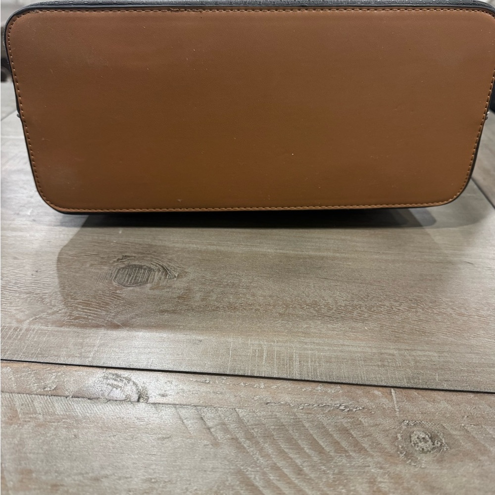 Elegant Multi-Color Tote - Picture 5 of 12